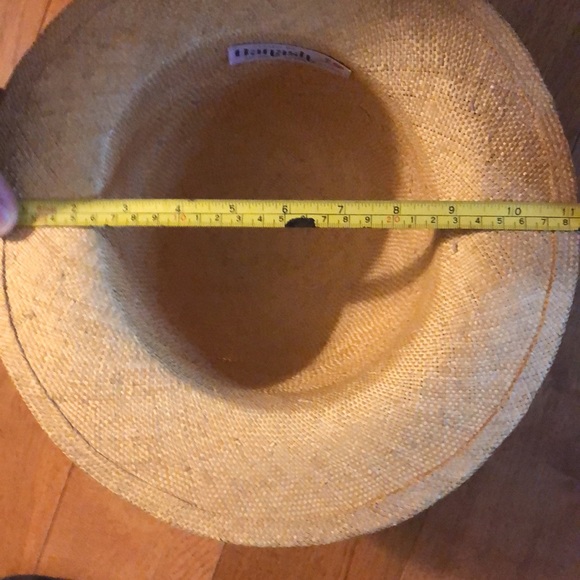 Vintage straw hat with burlap rimmed embellishment - Picture 4 of 6